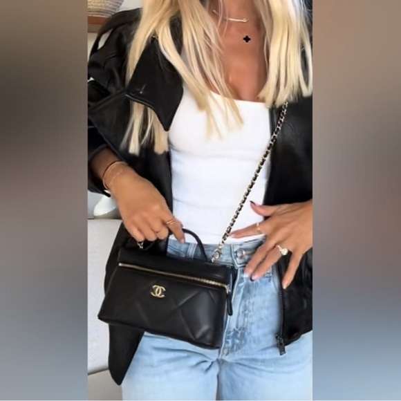 Chanel VIP Bag - Picture 6 of 9